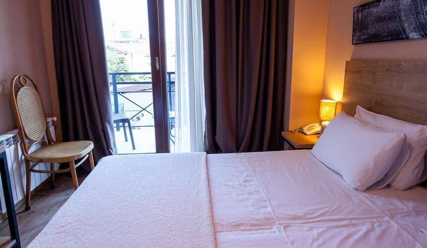 Hotel 16