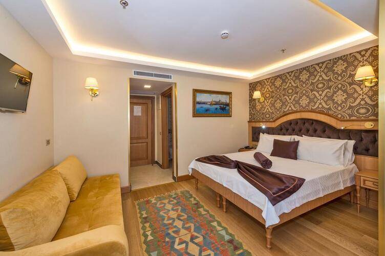 Aprilis Gold Hotel