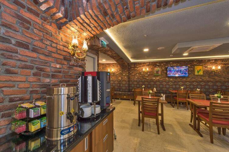 Aprilis Gold Hotel