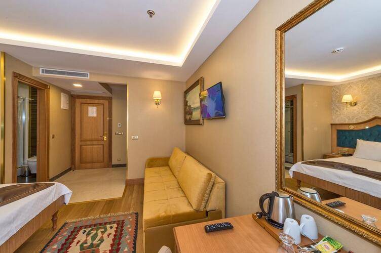 Aprilis Gold Hotel