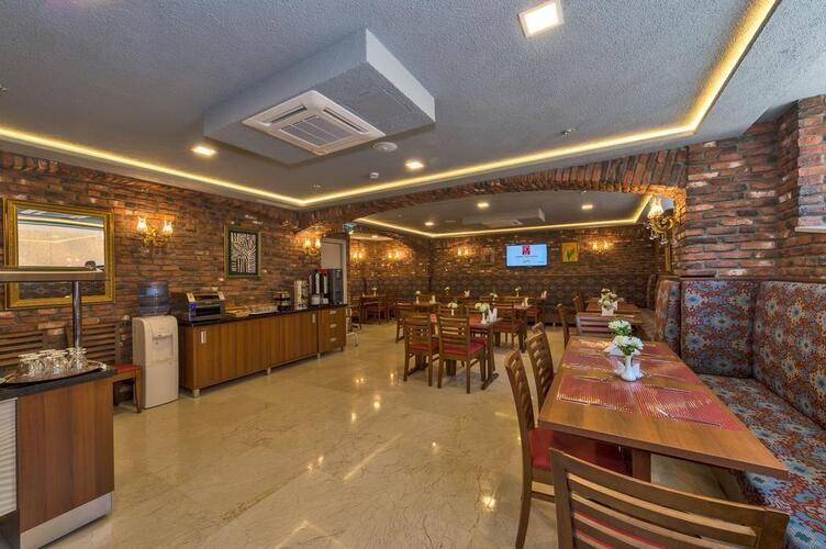 Aprilis Gold Hotel