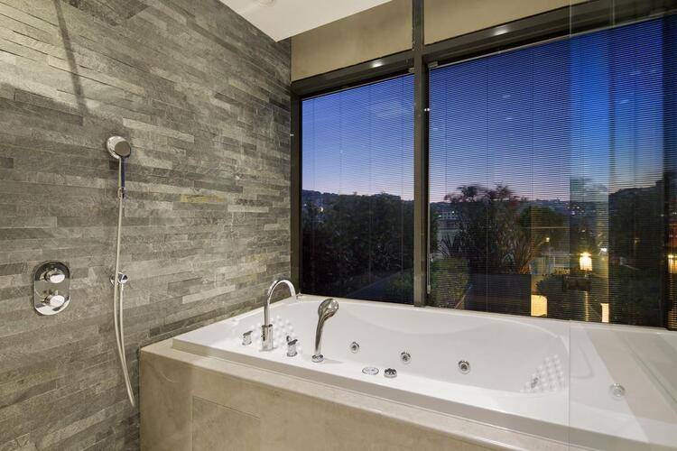Doubletree By Hilton Istanbul Piyalepasa