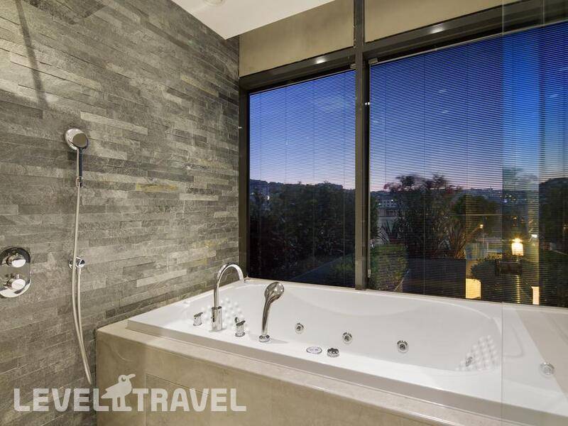 Фотография Doubletree By Hilton Istanbul Piyalepasa