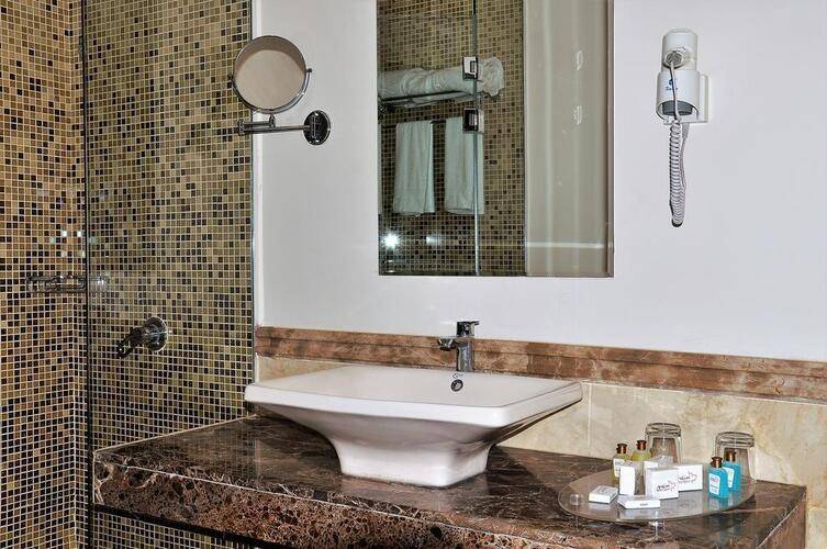 Cleopatra Hotel