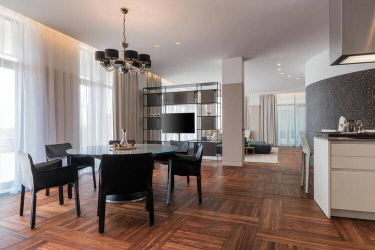 Crystal House Suites & Spa