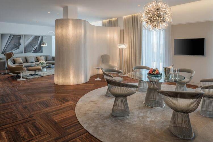 Crystal House Suites & Spa