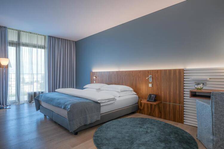 Crystal House Suites & Spa