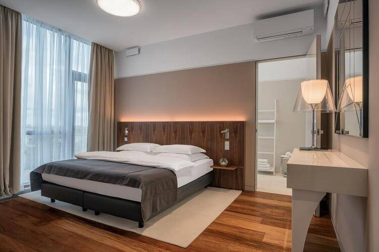 Crystal House Suites & Spa