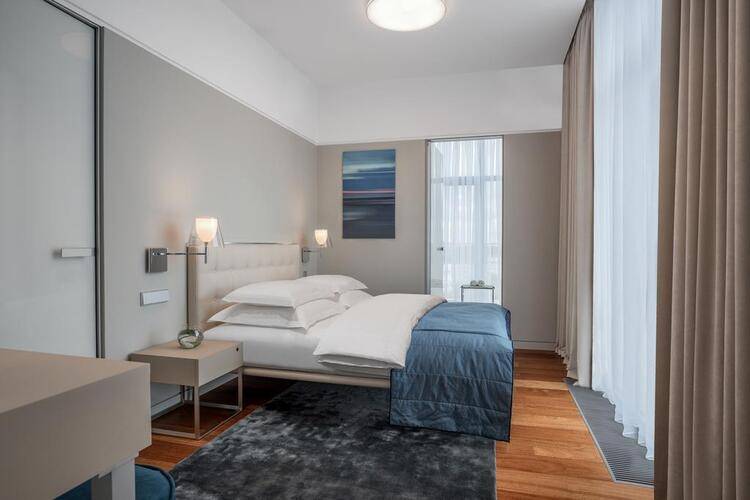 Crystal House Suites & Spa