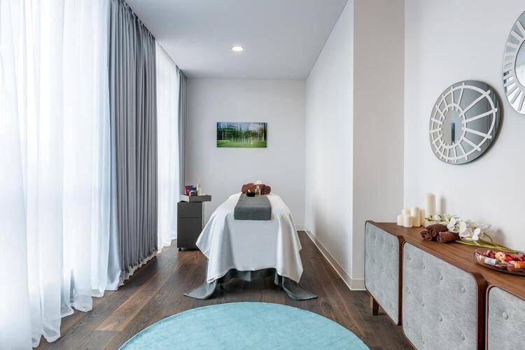 Crystal House Suites & Spa