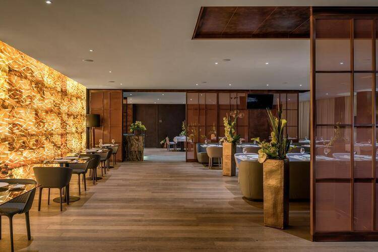 Crystal House Suites & Spa