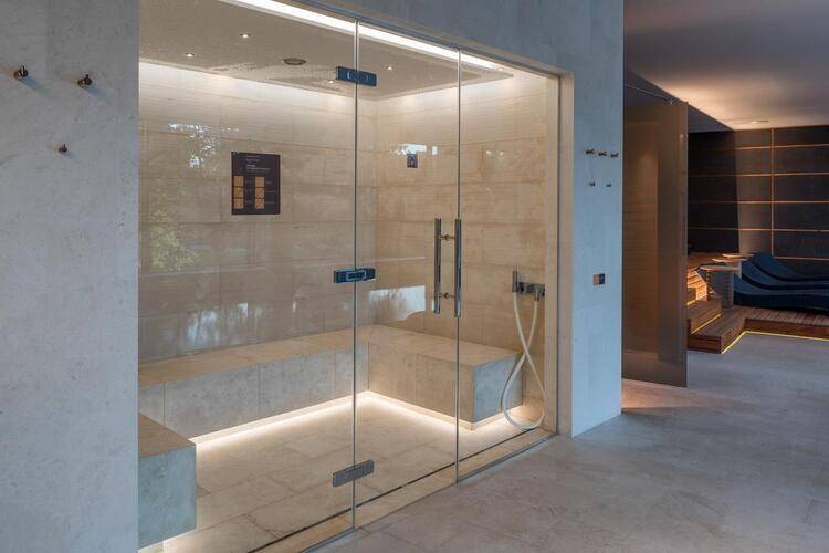 Crystal House Suites & Spa