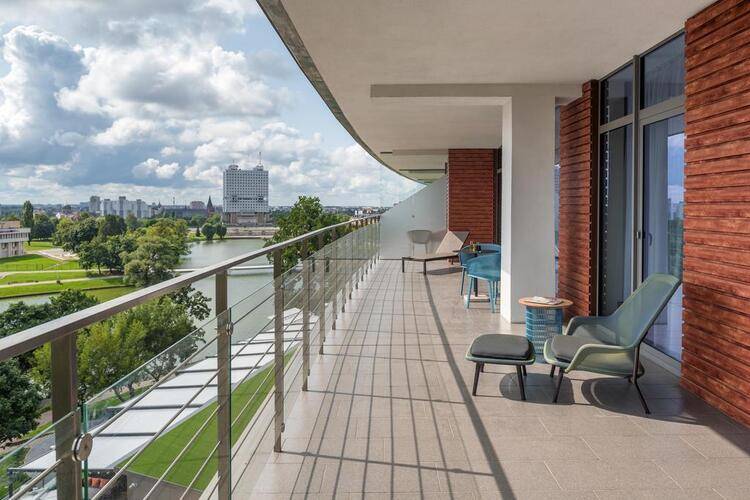 Crystal House Suites & Spa
