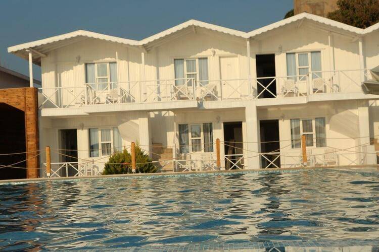 Risus Aqua Beach Resort Hotel