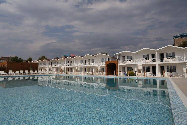 Risus Aqua Beach Resort Hotel