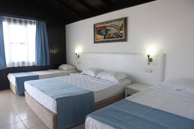 Risus Aqua Beach Resort Hotel