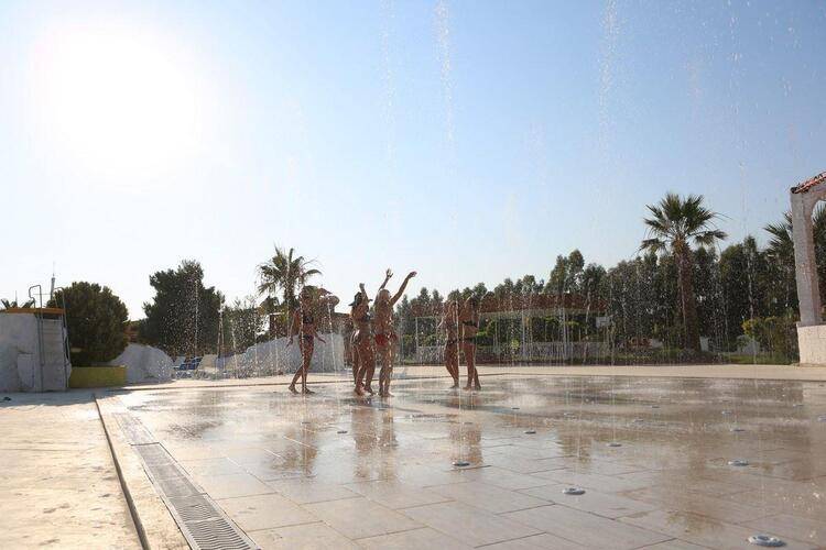 Risus Aqua Beach Resort Hotel
