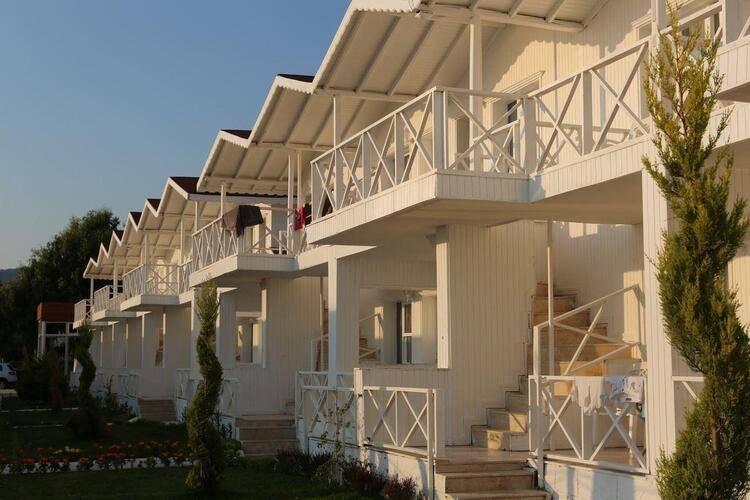 Risus Aqua Beach Resort Hotel