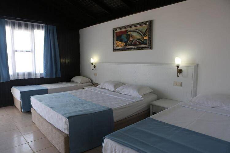 Risus Aqua Beach Resort Hotel