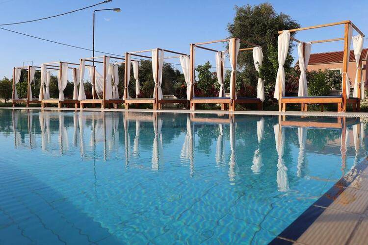 Ekati Mare Suites & Villas