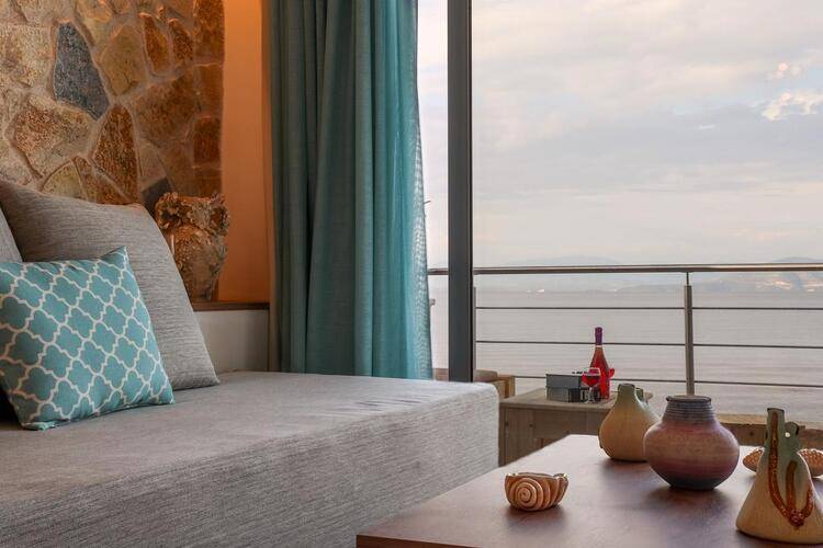 Ekati Mare Suites & Villas