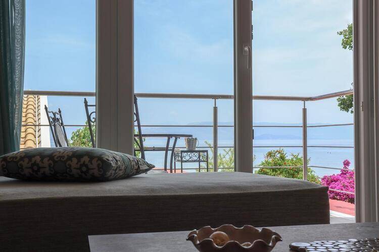 Ekati Mare Suites & Villas