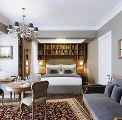 $item['hotel']['name']