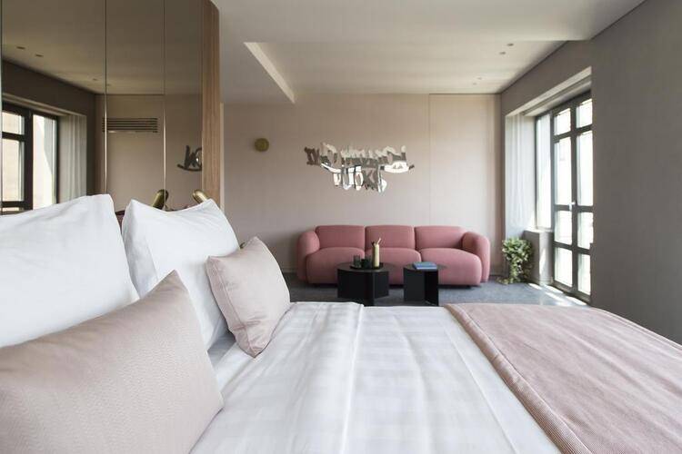 Perianth Hotel