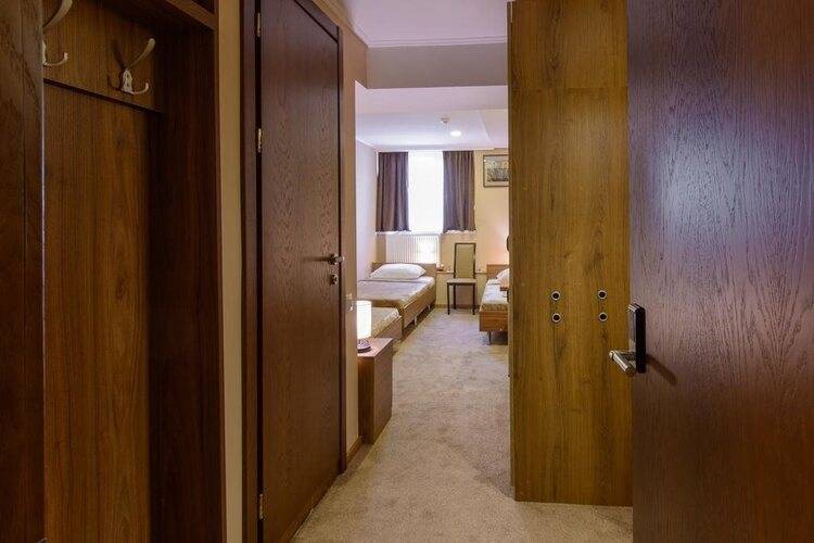 Reverence Hotel — фото 4