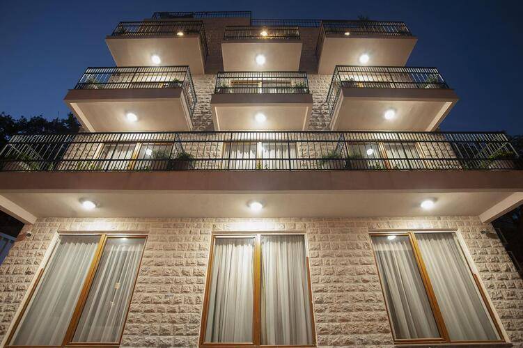 Hotel Twelve