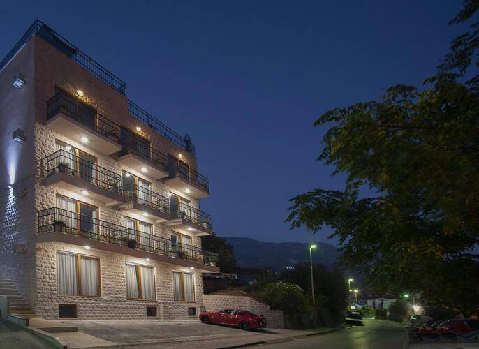 Hotel Twelve