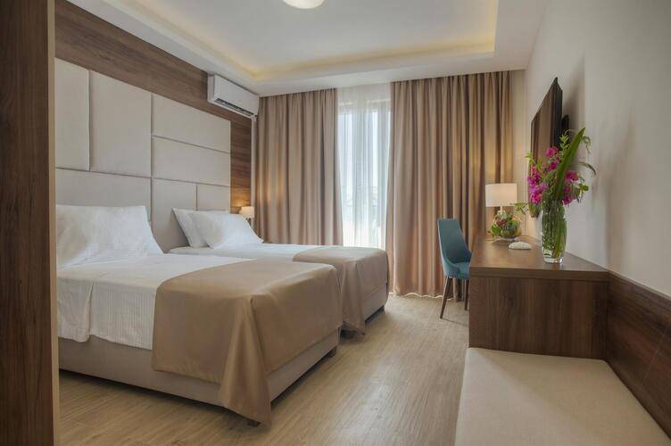 Hotel Twelve