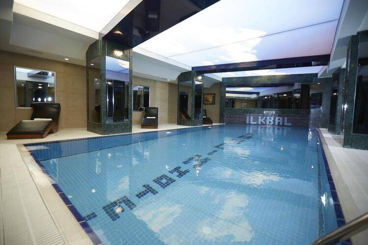 Ilkbal Deluxe Hotel