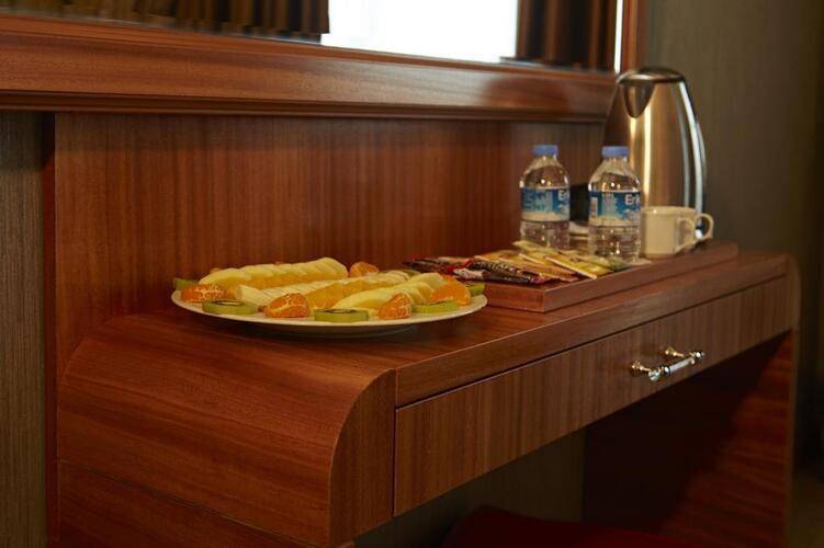 Ilkbal Deluxe Hotel