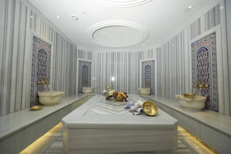 Ilkbal Deluxe Hotel