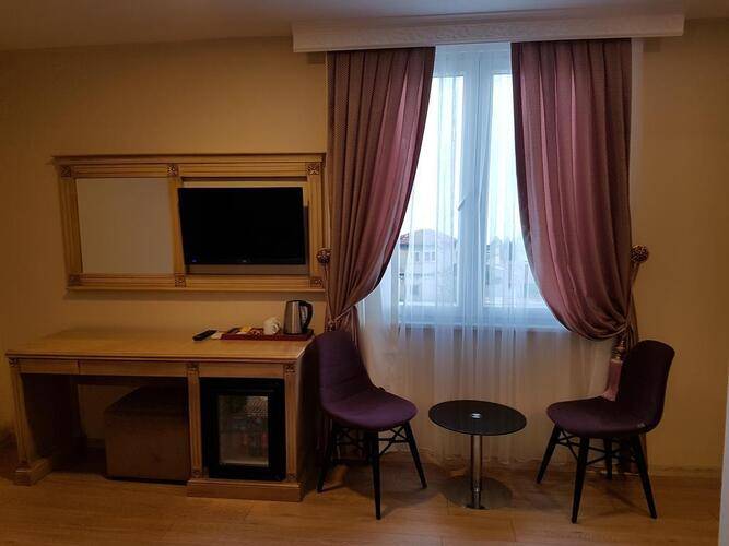 Apple Tree Hotel
