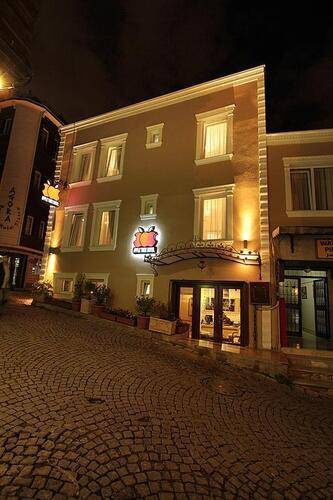 Apple Tree Hotel