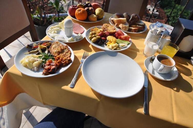 Apple Tree Hotel