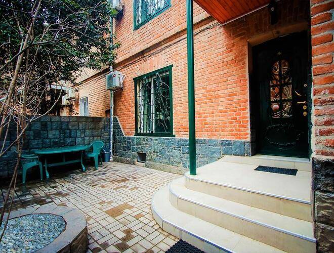 Tomas House