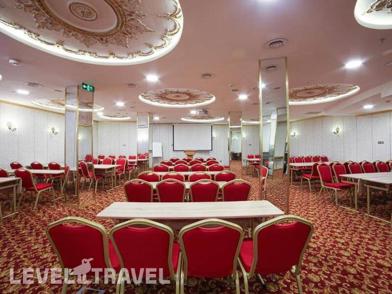 Фотография White Monarch Hotel
