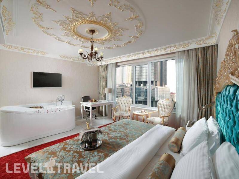 Фотография White Monarch Hotel