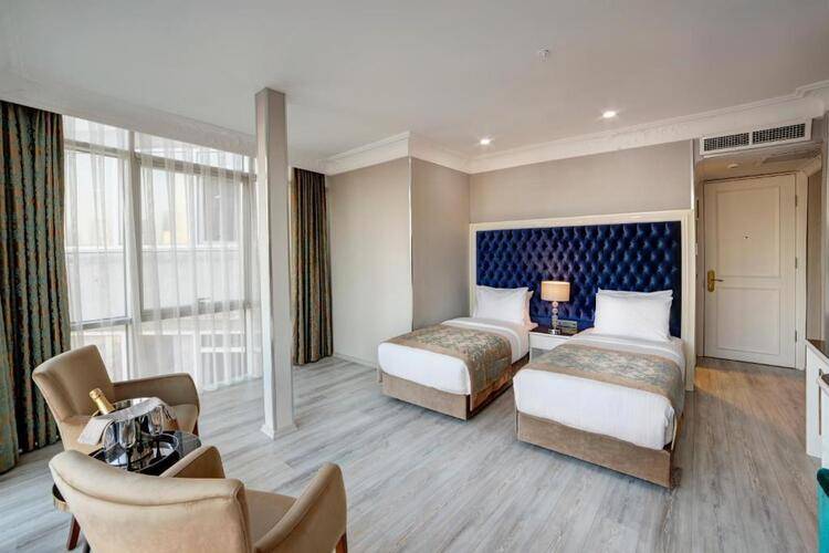 White Monarch Hotel