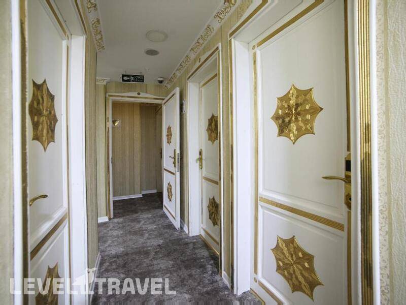 Фотография White Monarch Hotel