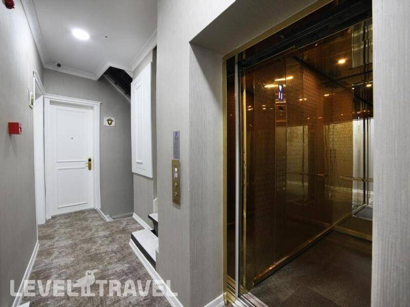 Фотография White Monarch Hotel