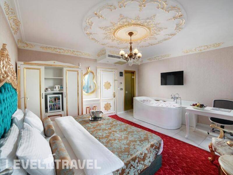 Фотография White Monarch Hotel