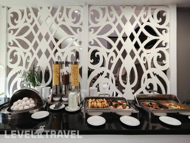 Фотография White Monarch Hotel