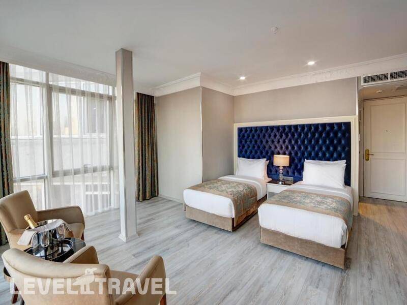 Фотография White Monarch Hotel