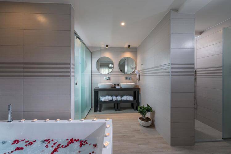 Chc Imperial Palace (Adults Only 16+)