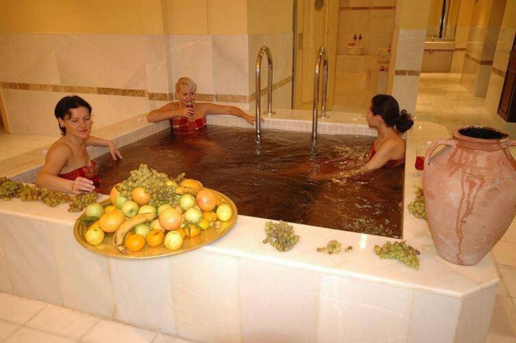 Tourist Hotel