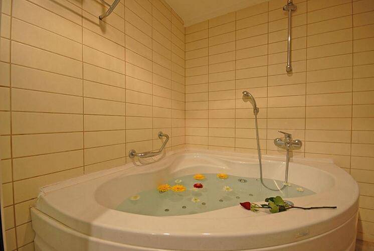 Tourist Hotel